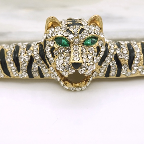 Tiger Belt Crystal Beauty - Picture 3 of 4